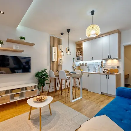 Freya 14 Apartment *